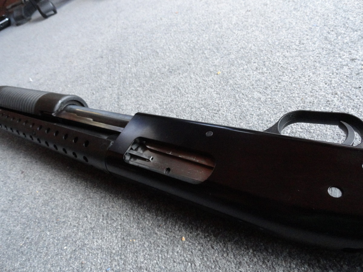 The receiver of the Mossberg 500. Bolt closed