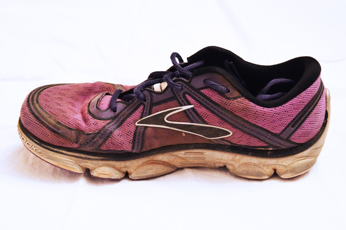 an-illustrated-review-of-brooks-pureflow-3-2-and-1-running-shoes