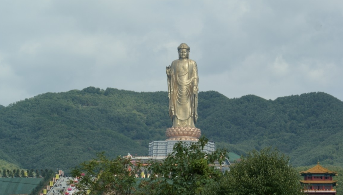 large-buddha-statues