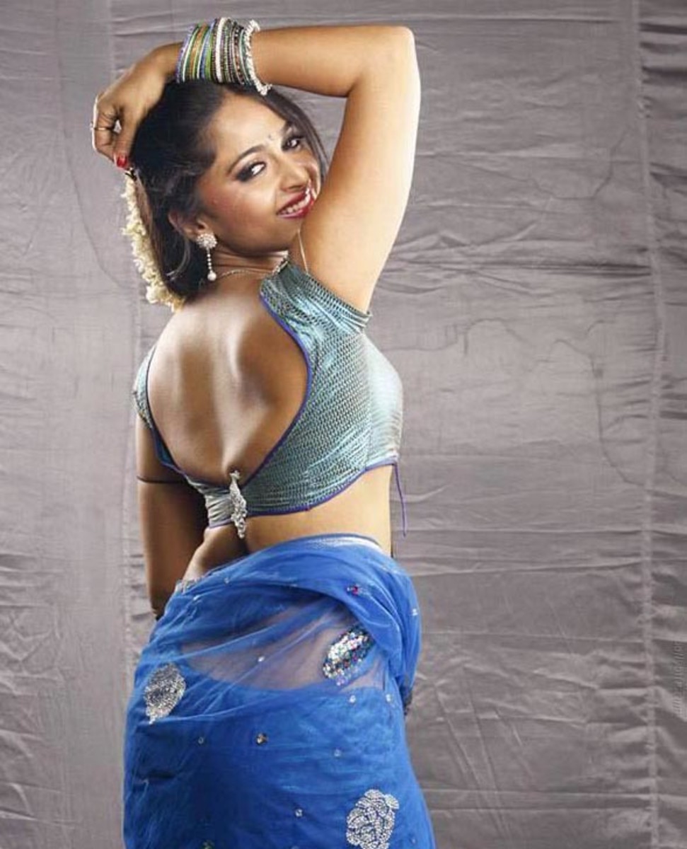 hot-saree-pics-south-indian-actresses