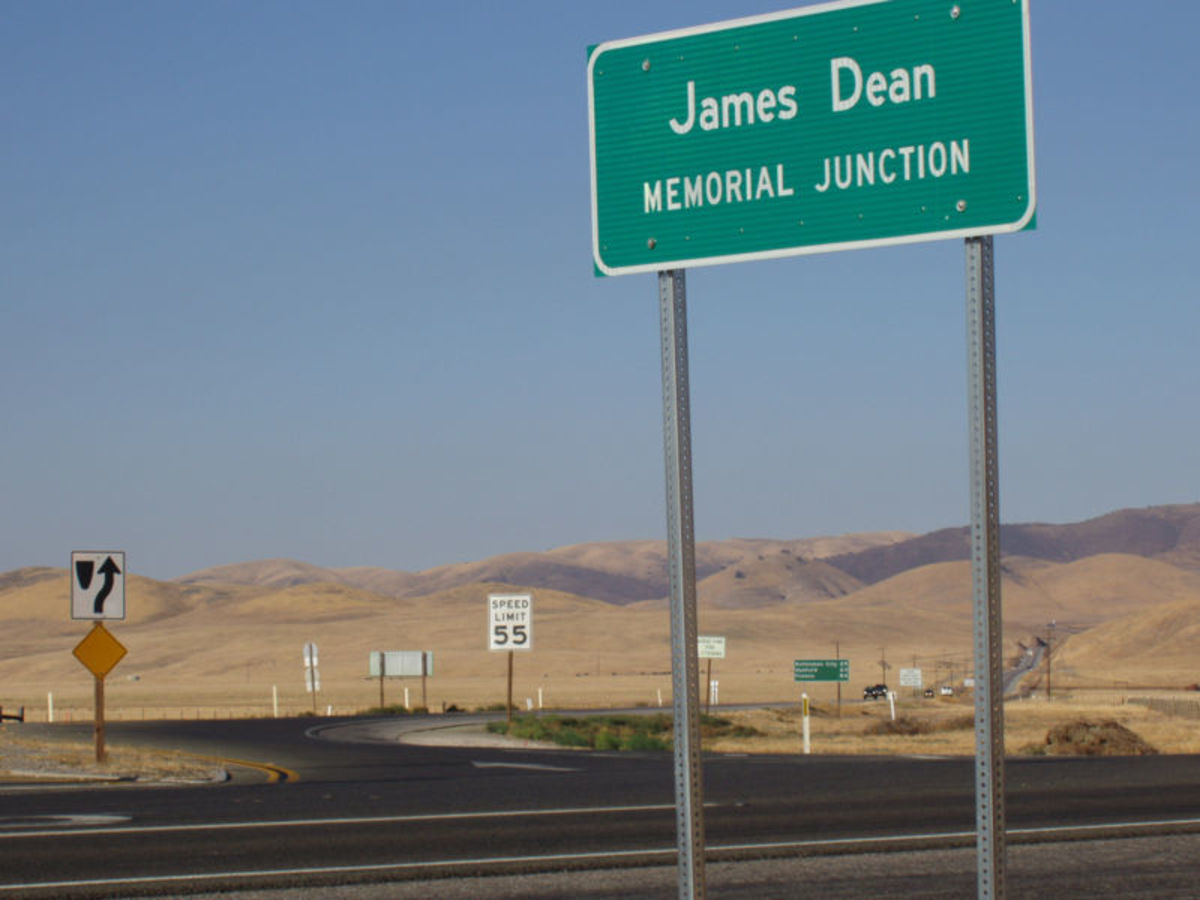 It is right near this sign that the James Dean car crash happened and that the ghost of James Dean is often seen hitchhiking. 