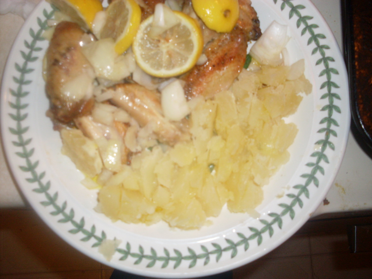 Recipe For How To Make Delicious Chicken Wings With Lemon, Onions and Potatoes