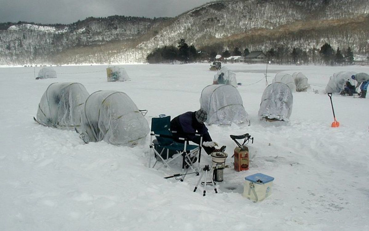Ice fishing tents