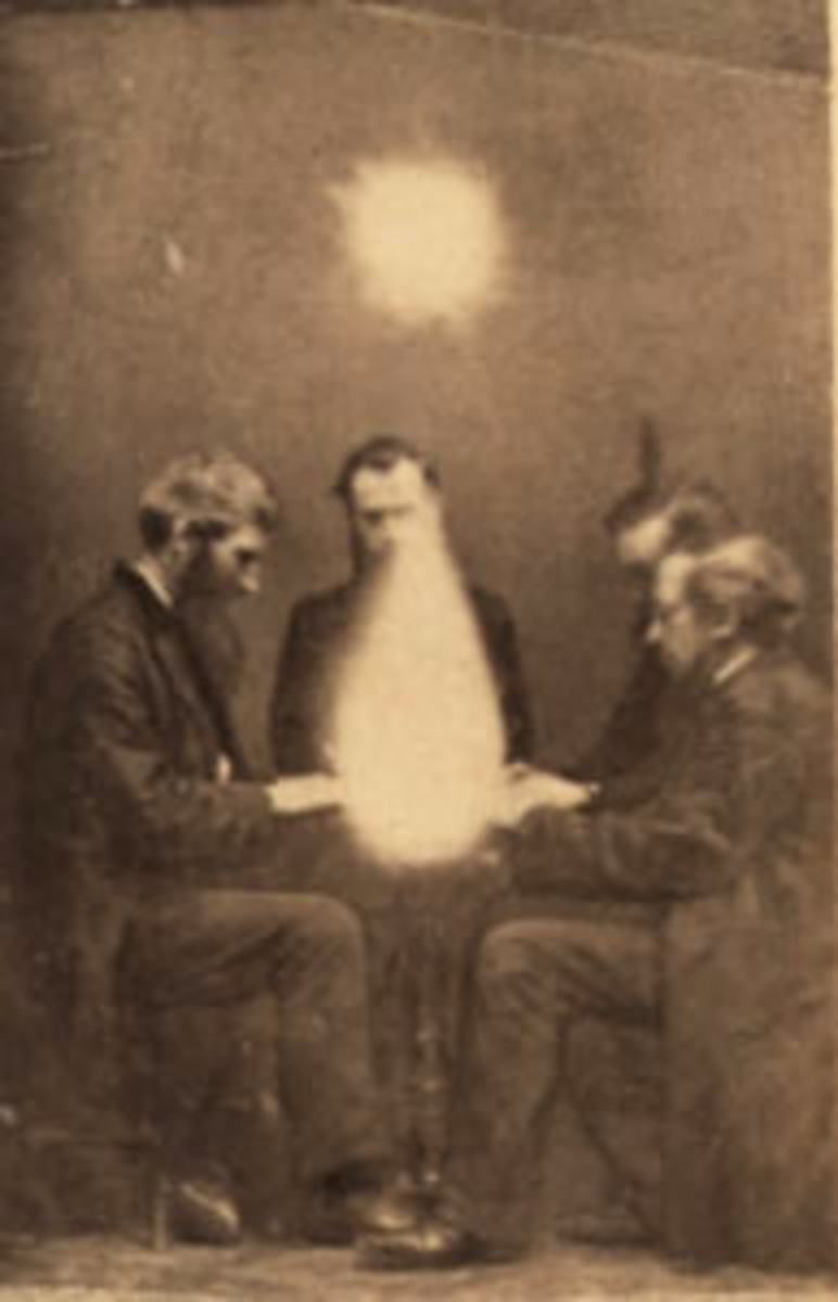 1872年，约翰·比蒂在英国布里斯托尔主持的降神会