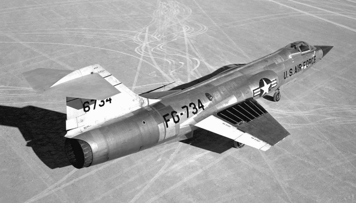 us-century-series-fighter-jets-f-100-f-101-f-102-f-104-f-105-and-f-106