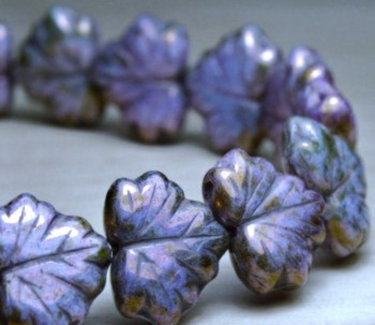 czech-pressed-glass-leaf-beads-different-types-patterns-and-inspiration