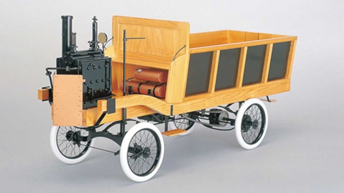 One of the first steam-propelled carriages in Japan