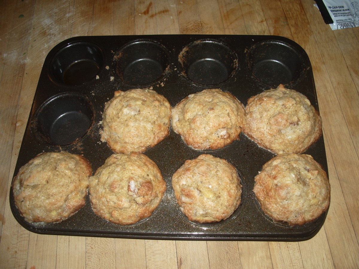 worlds-best-and-easiest-banana-nut-muffins