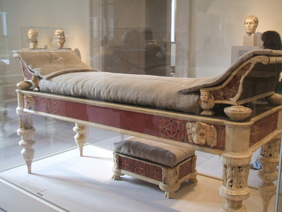 Roman Bed