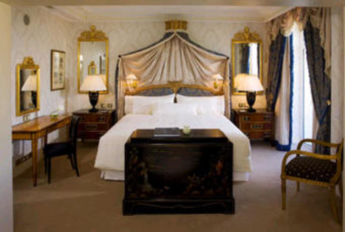 Room at the Palace. Credit: www.askmen.com