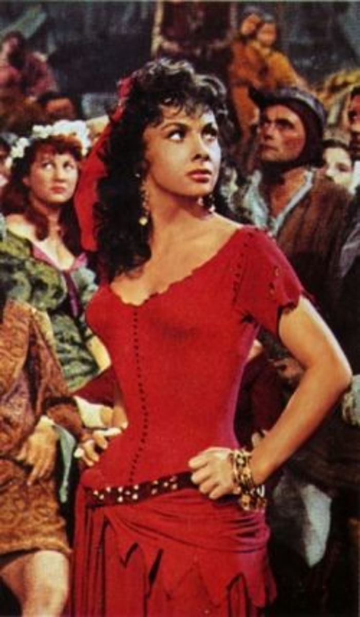 Gina Lollobrigida as Esmeralda