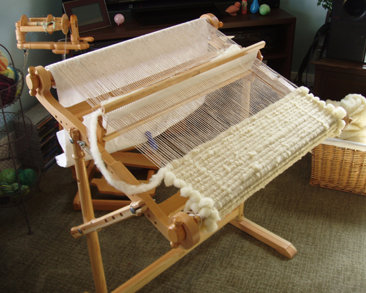 build a weaving loom