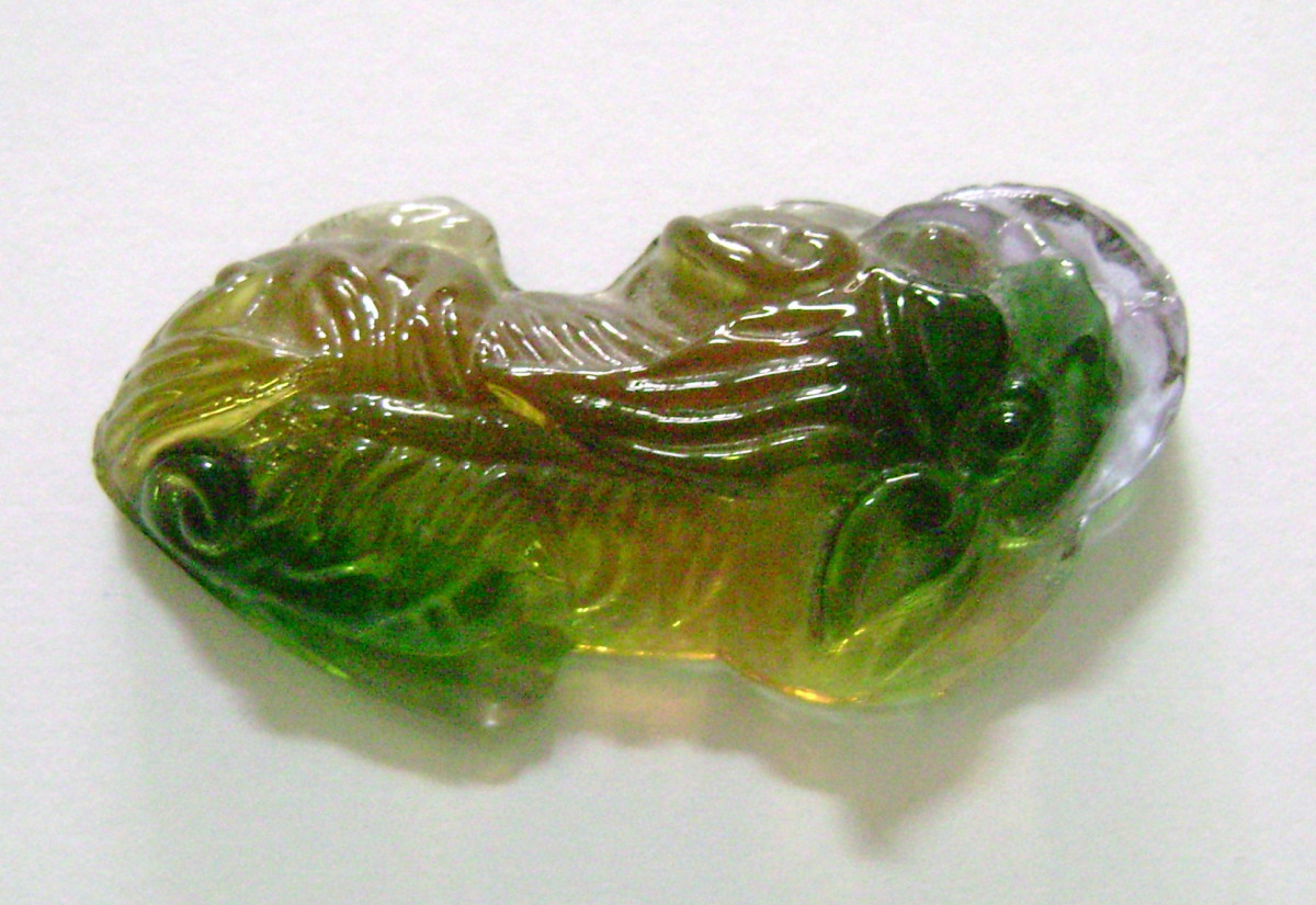 Pixiu with a coin in the mouth (made of imitation Liuli).