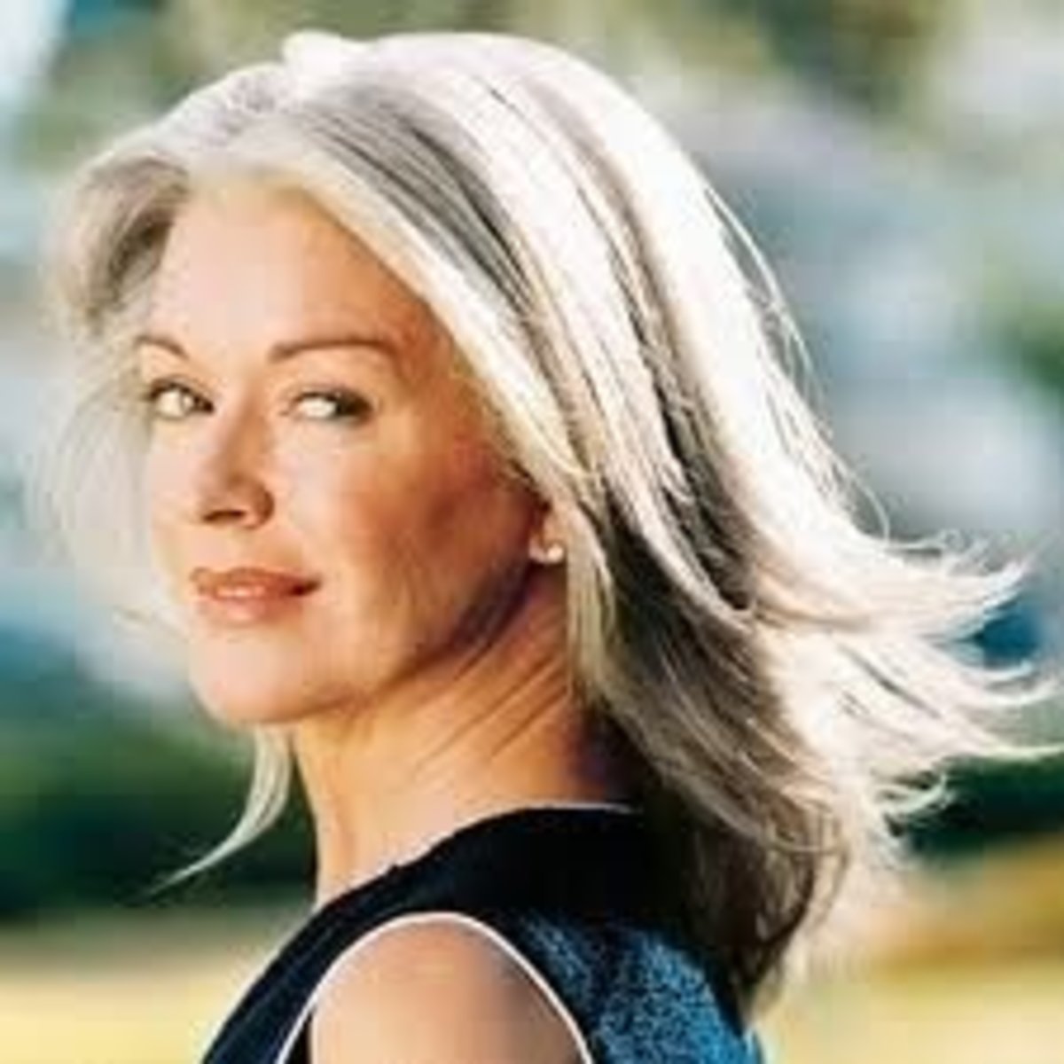 Attractive Cuts That Make People With Gray Hair Look Younger - HubPages