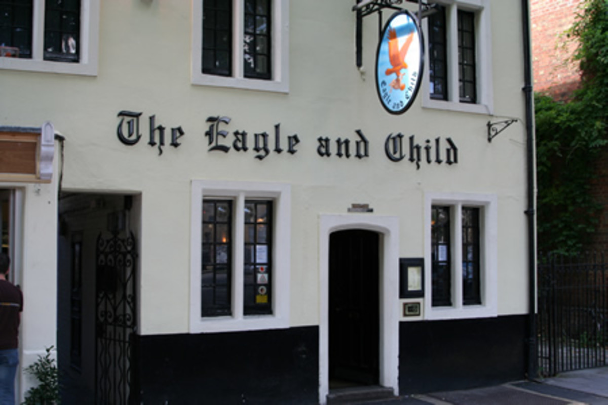 THE EAGLE AND CHILD PUB, WHERE C. S. LEWIS MET WITH J.R.R. TOLKIEN AND THE REST OF THE "INKLINGS" FROM 1939-1962 FOR BOOKS AND BEER