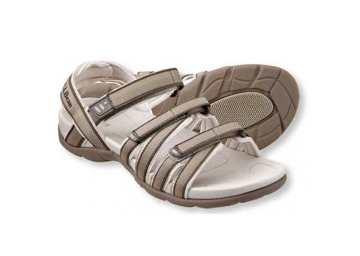 Comfortable lightweight sandals with adjustable straps