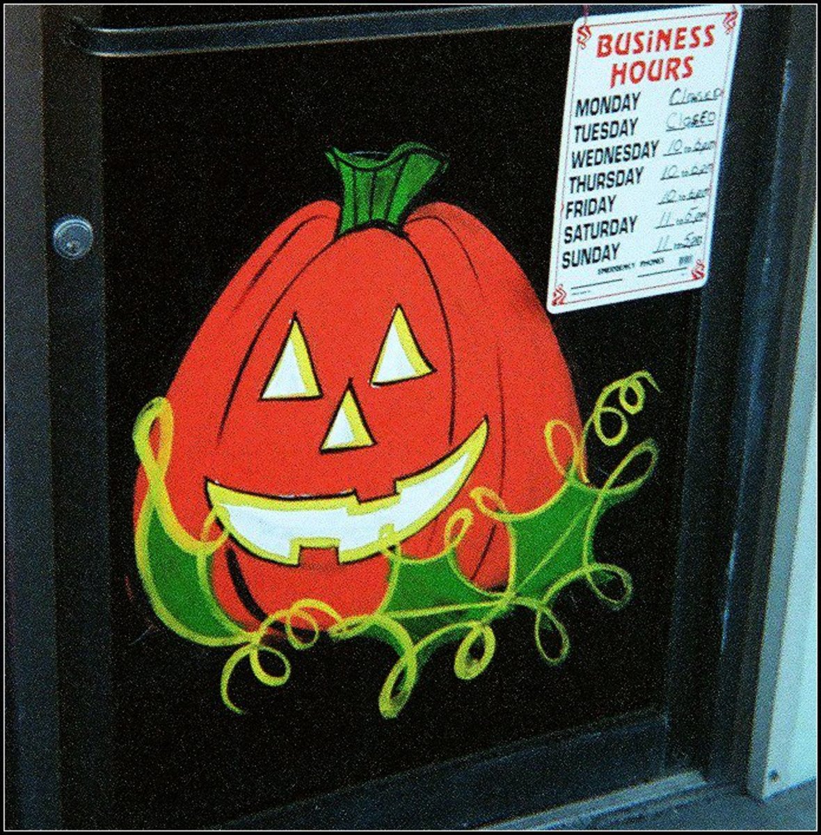 how-to-do-halloween-art-for-window-painting