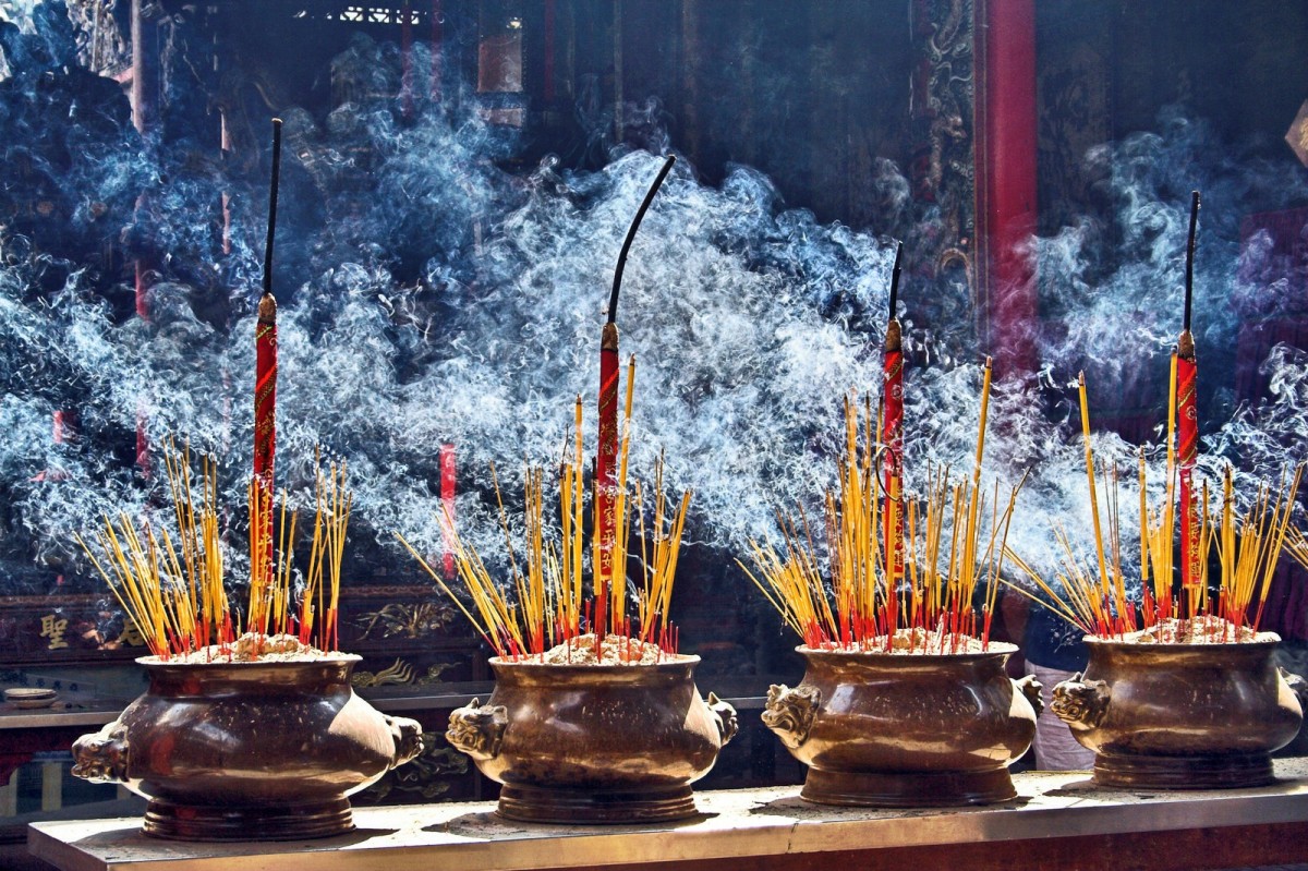metaphysical-properties-of-incense