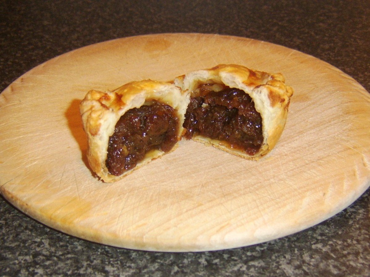 Mini puff pastry pie filled with sweet mincemeat