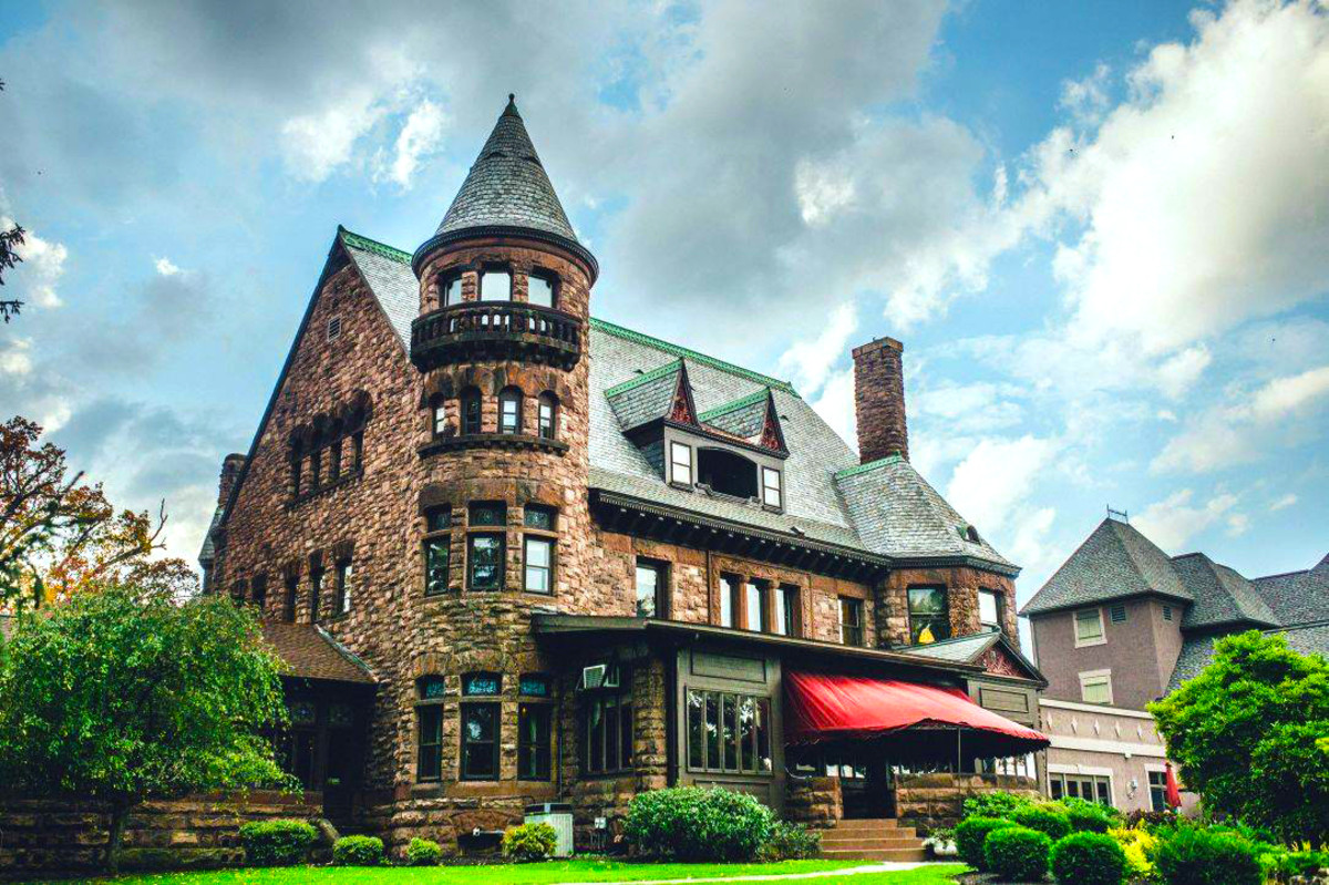 Belhurst Castle Haunted Places in Upstate New York HubPages(01)