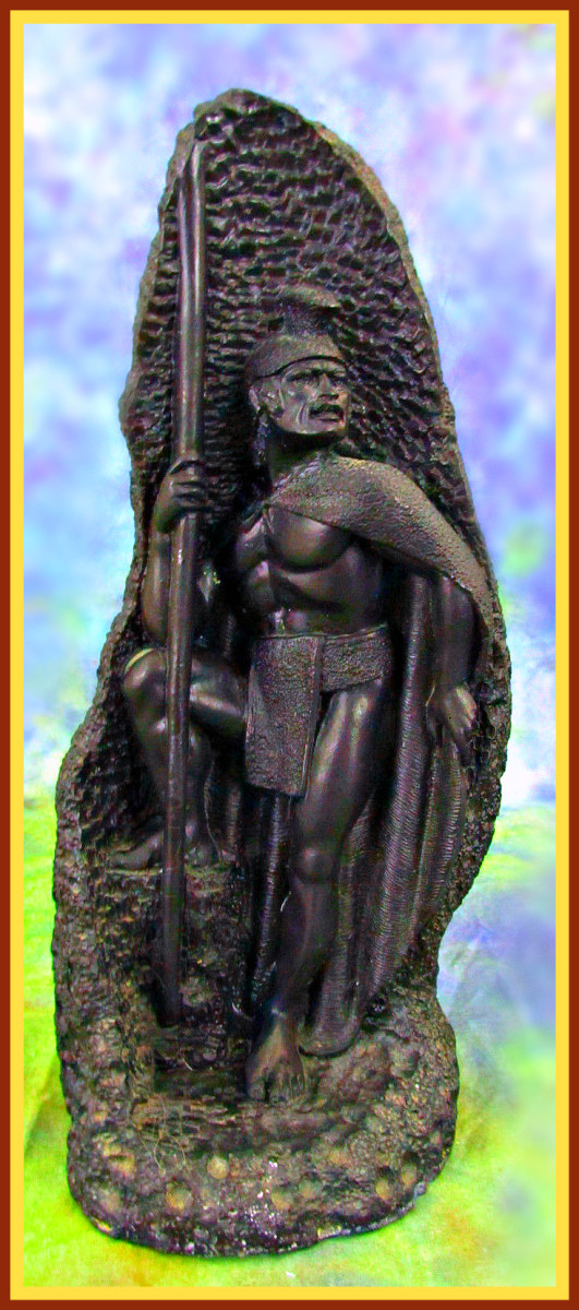 A large vintage Coco Joes King Kamehameha 303 Lava Statue, very well made, and measures  a large 10 1/2" tall and 4" in the diameter at base. This would be lovely in a TIKI  room or a 1960s retro room design. 