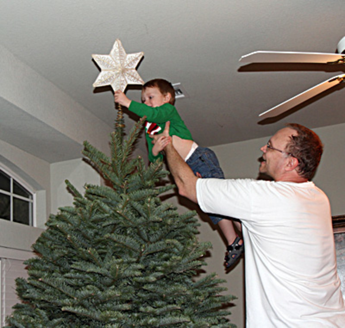 Meaning Of The Star On Top Of The Christmas Tree HubPages