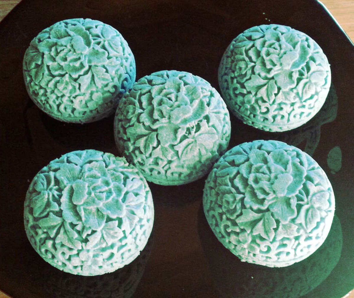 Bath bombs made using 30 drops of the Teal LaBomb colorant