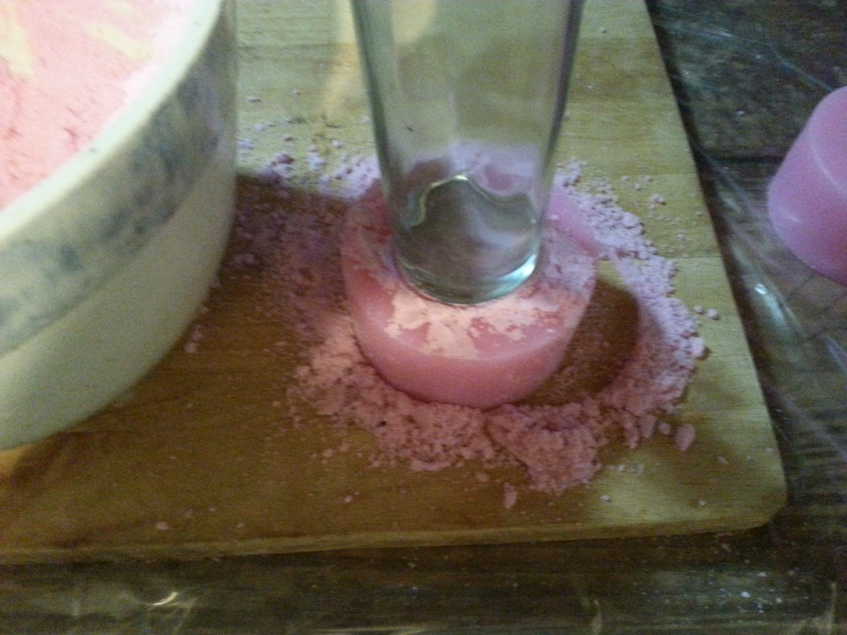Pressing the mixture into the mold