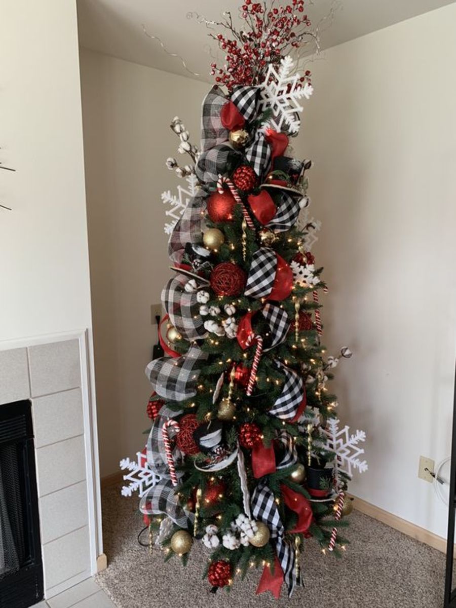 50+ Themed Christmas Tree Ideas for 2022 - Holidappy