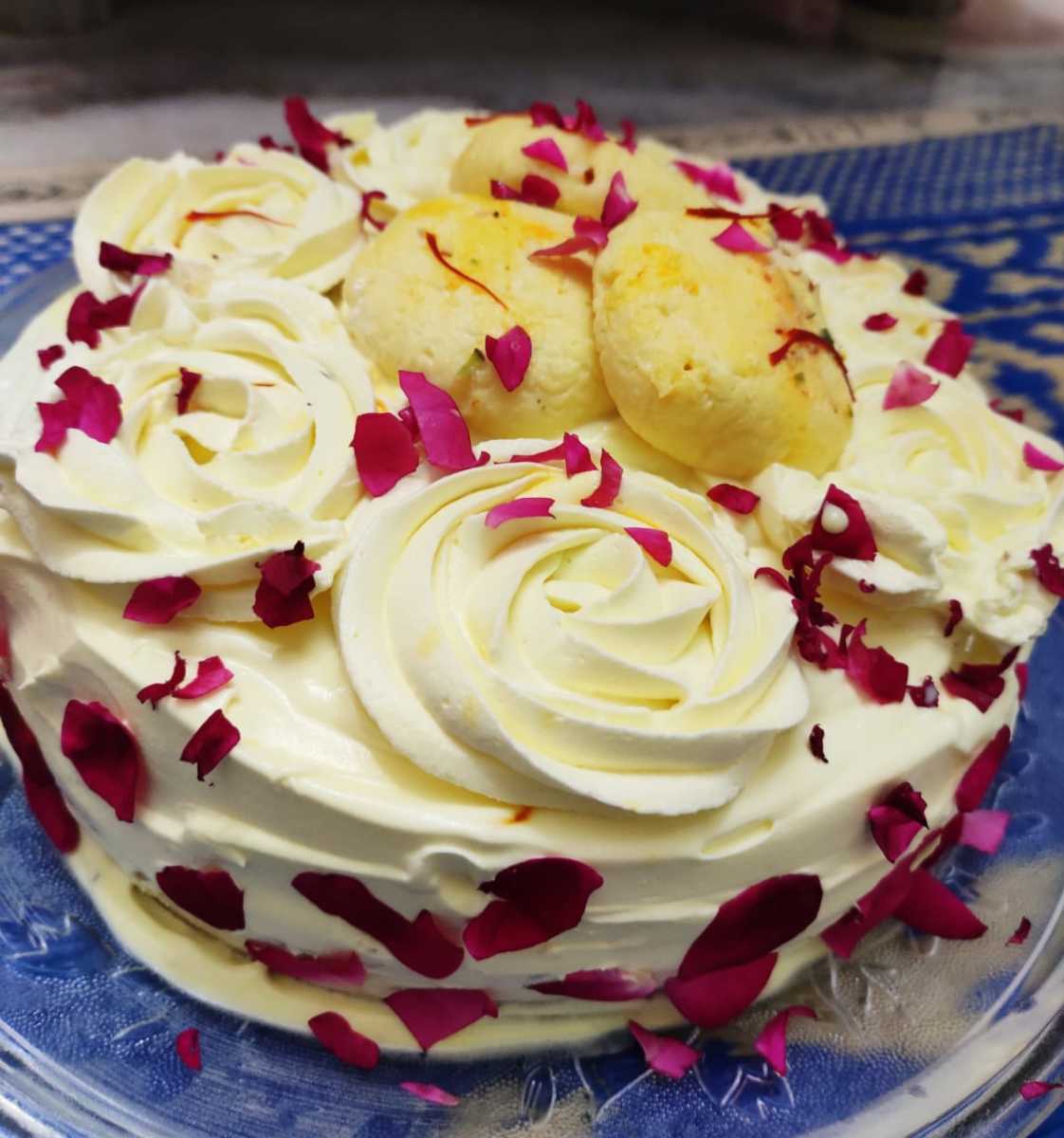 Buy/Send Butterscotch Cake With Rasmalai 2kg Online- FNP