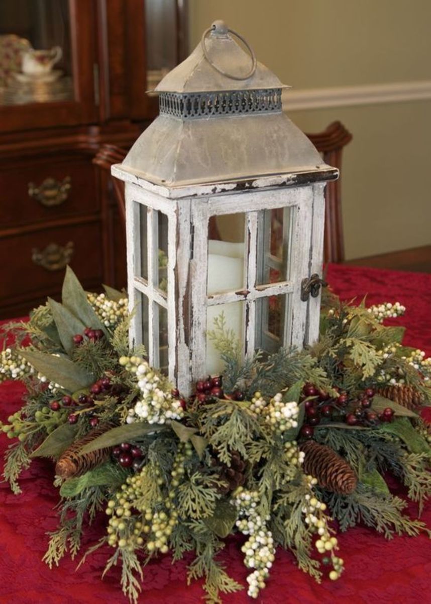 Centerpiece With Christmas Foliage