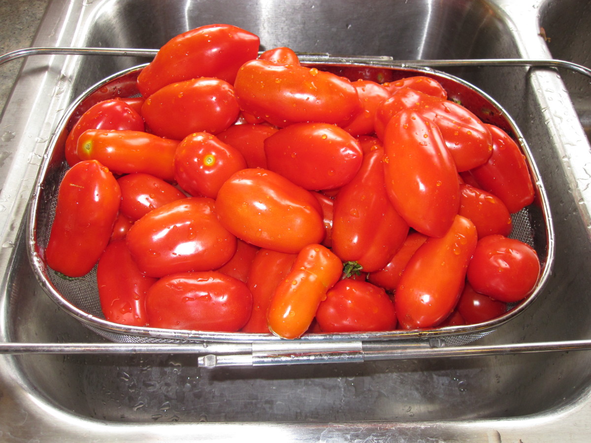 Turn tomatoes into sauce in three simple steps