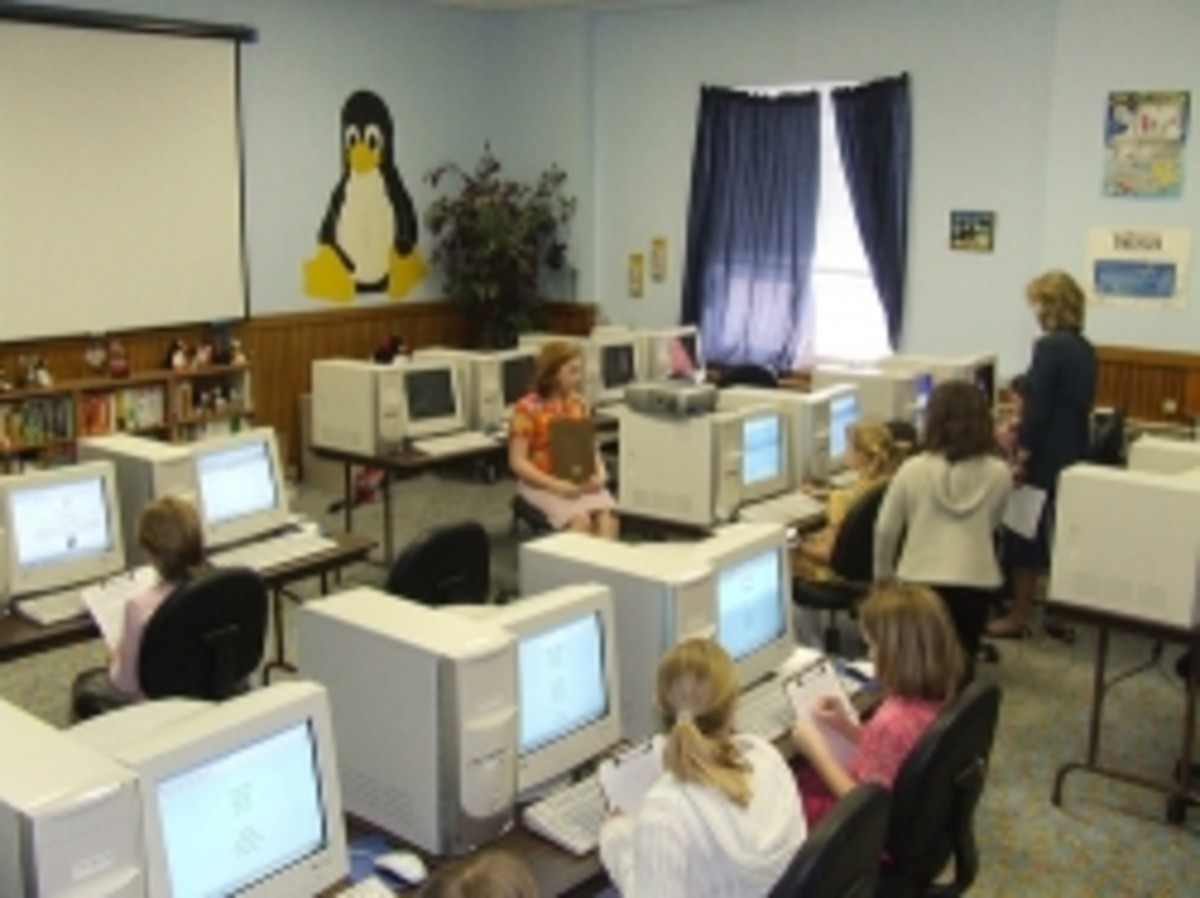 10 year old children using a computer lab