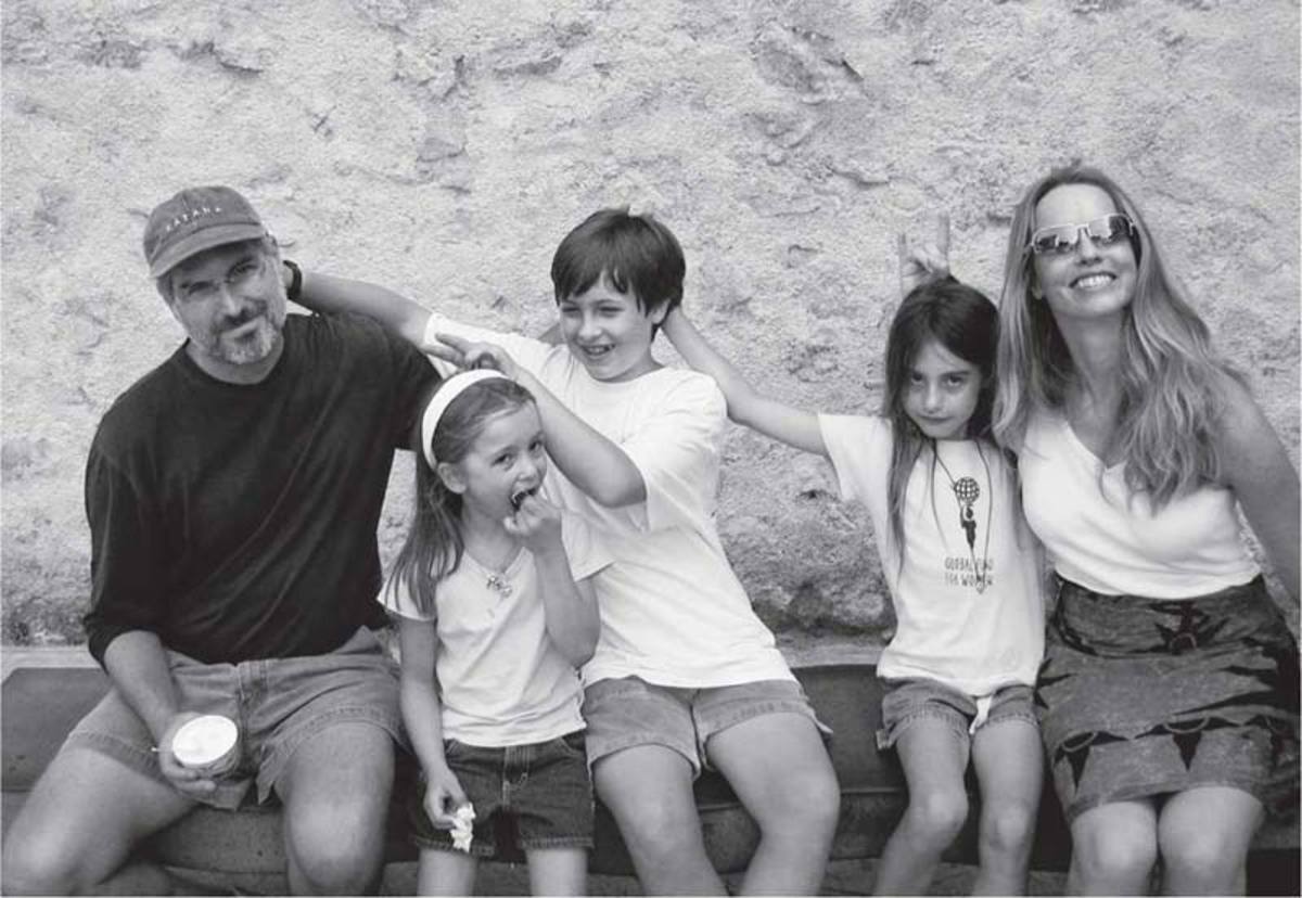 Steve Jobs with his family