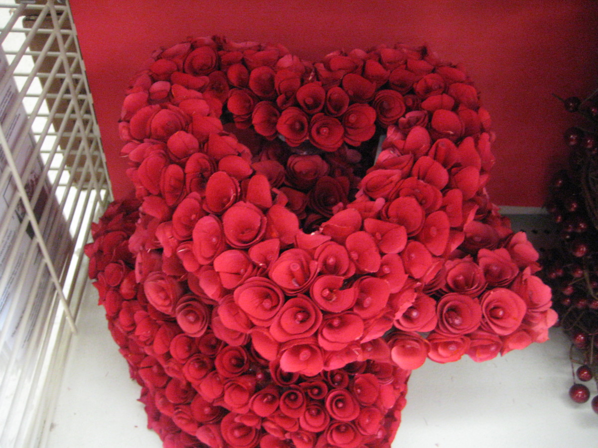 You can easily customize this concept with book pages. A combination of red flowers and book page flowers is fabulous, too.