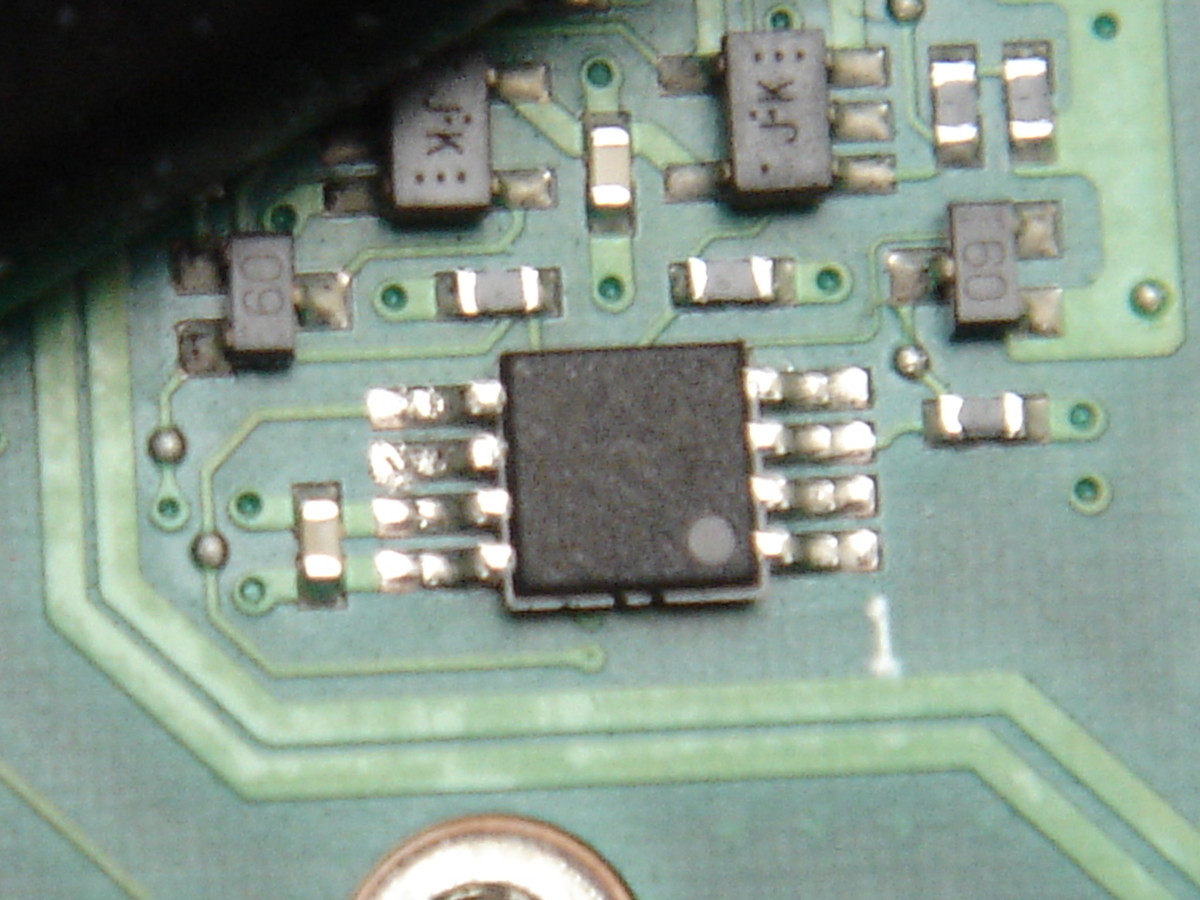 Closer view of the EEPROM chip