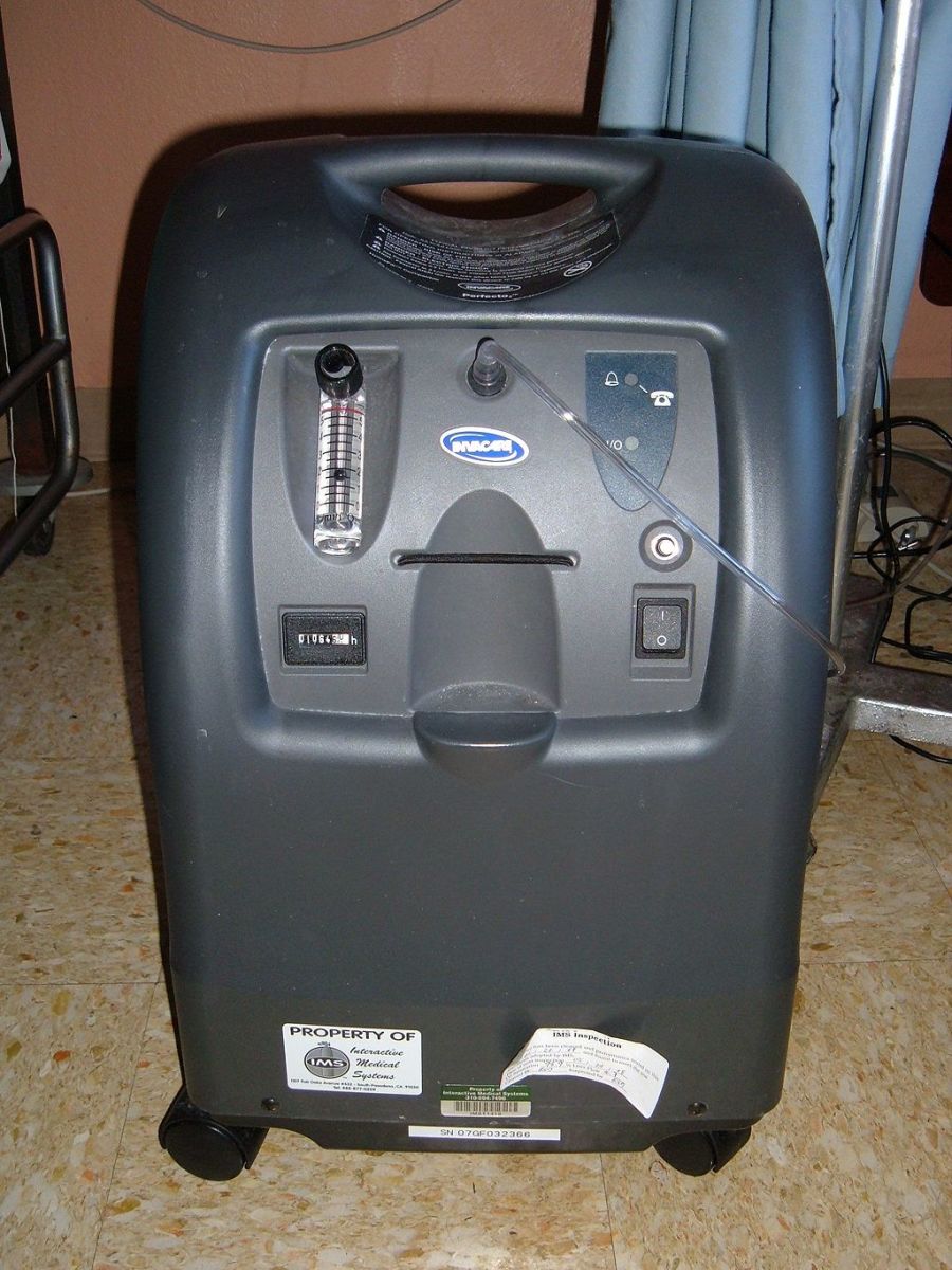 Oxygen concentrator machine