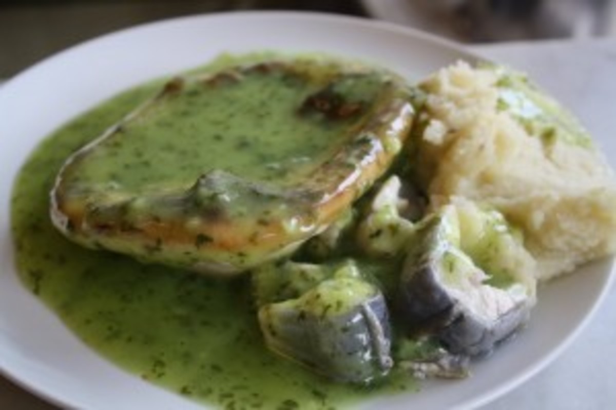 Pie and Mash with green liquor and jellied eels