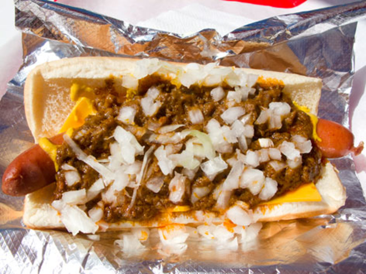 Avoid chili dawgs at all cost while traveling on the Greyhound bus!