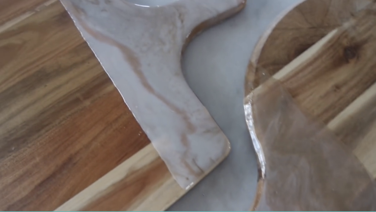 Resin Art DIY chopping board 