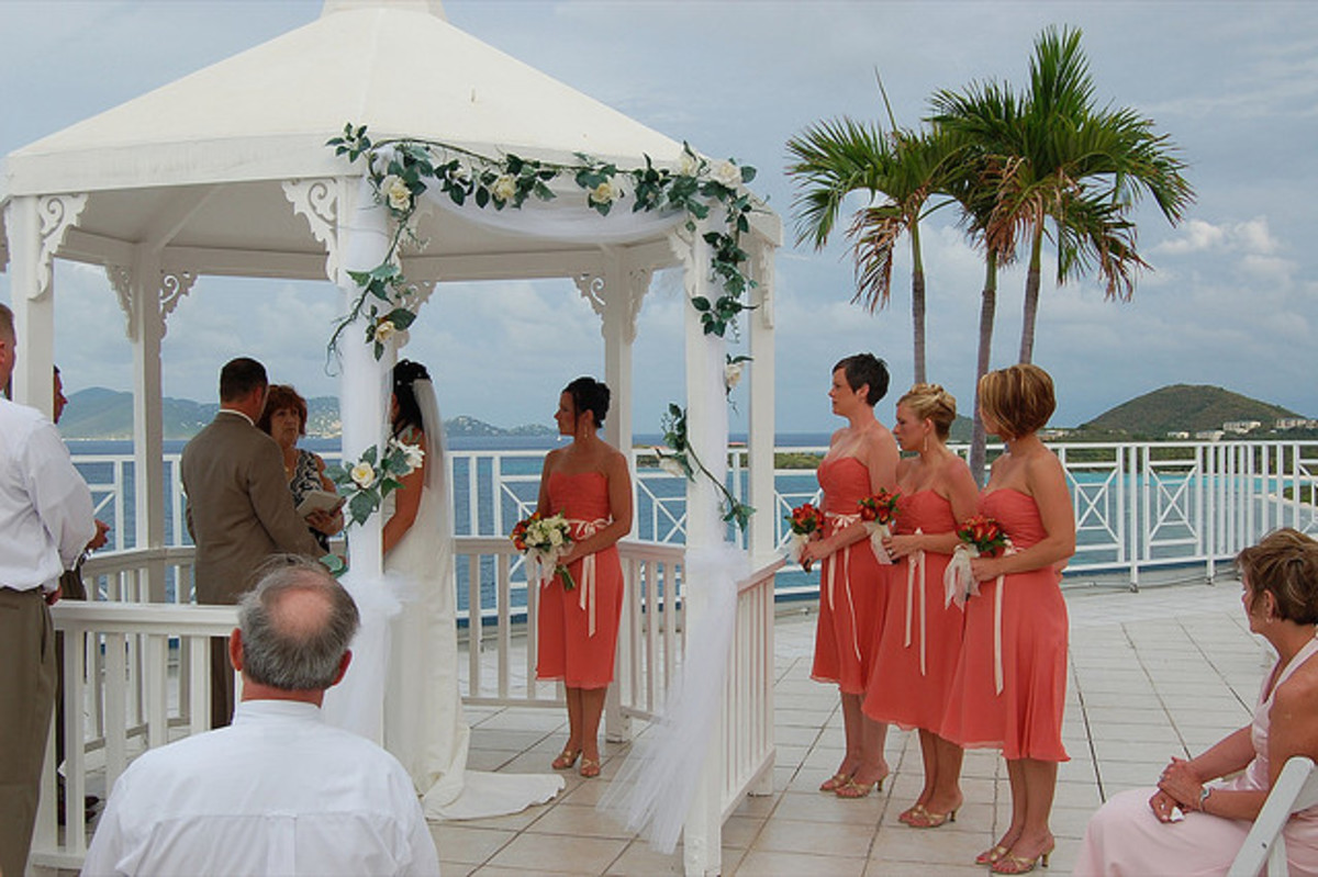 planning-a-beach-themed-wedding