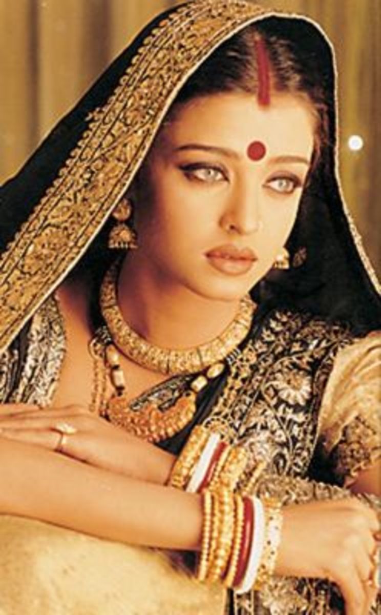 BEAUTIFUL INDIAN WOMAN
