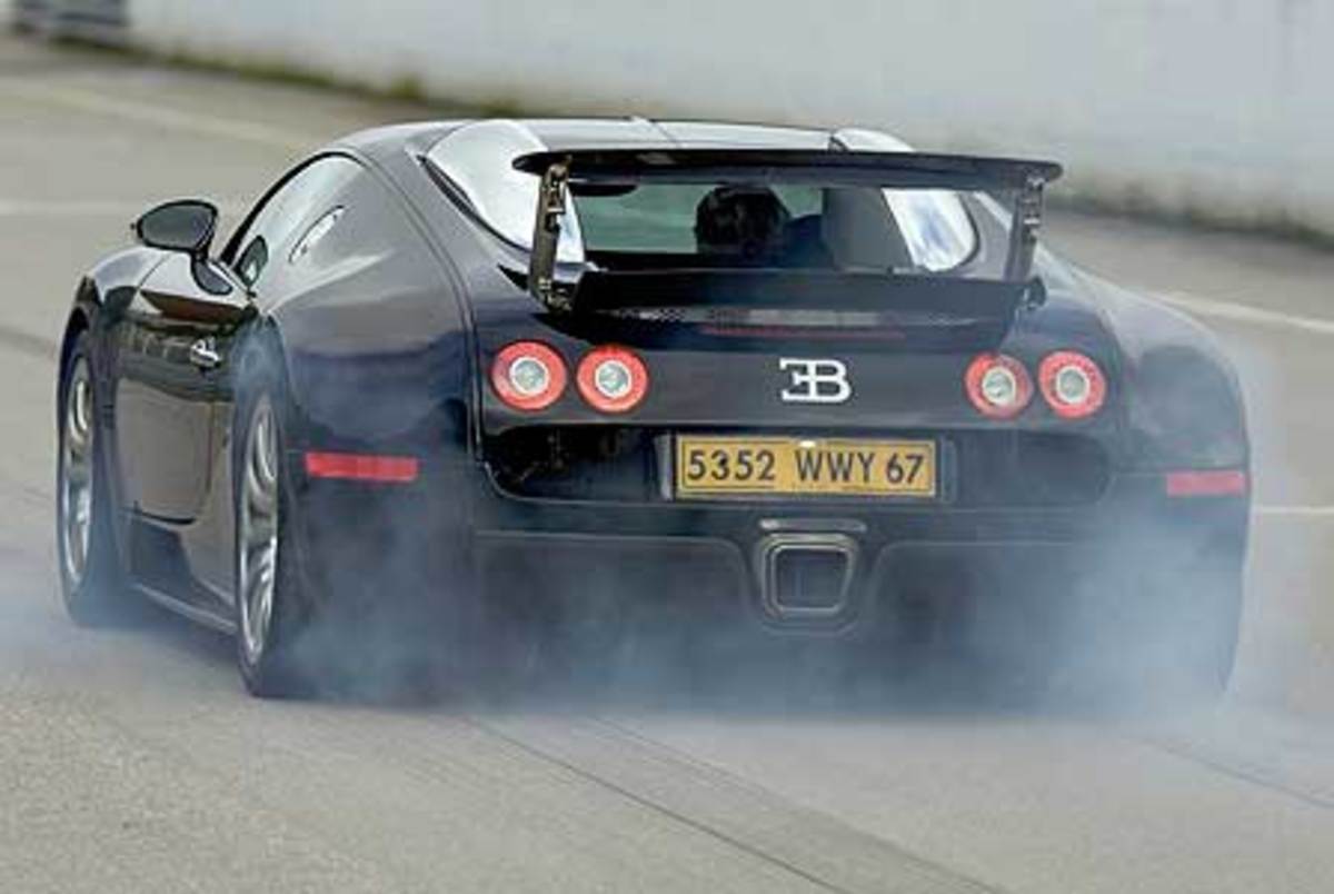 Bugatti Veyron - 253mph
