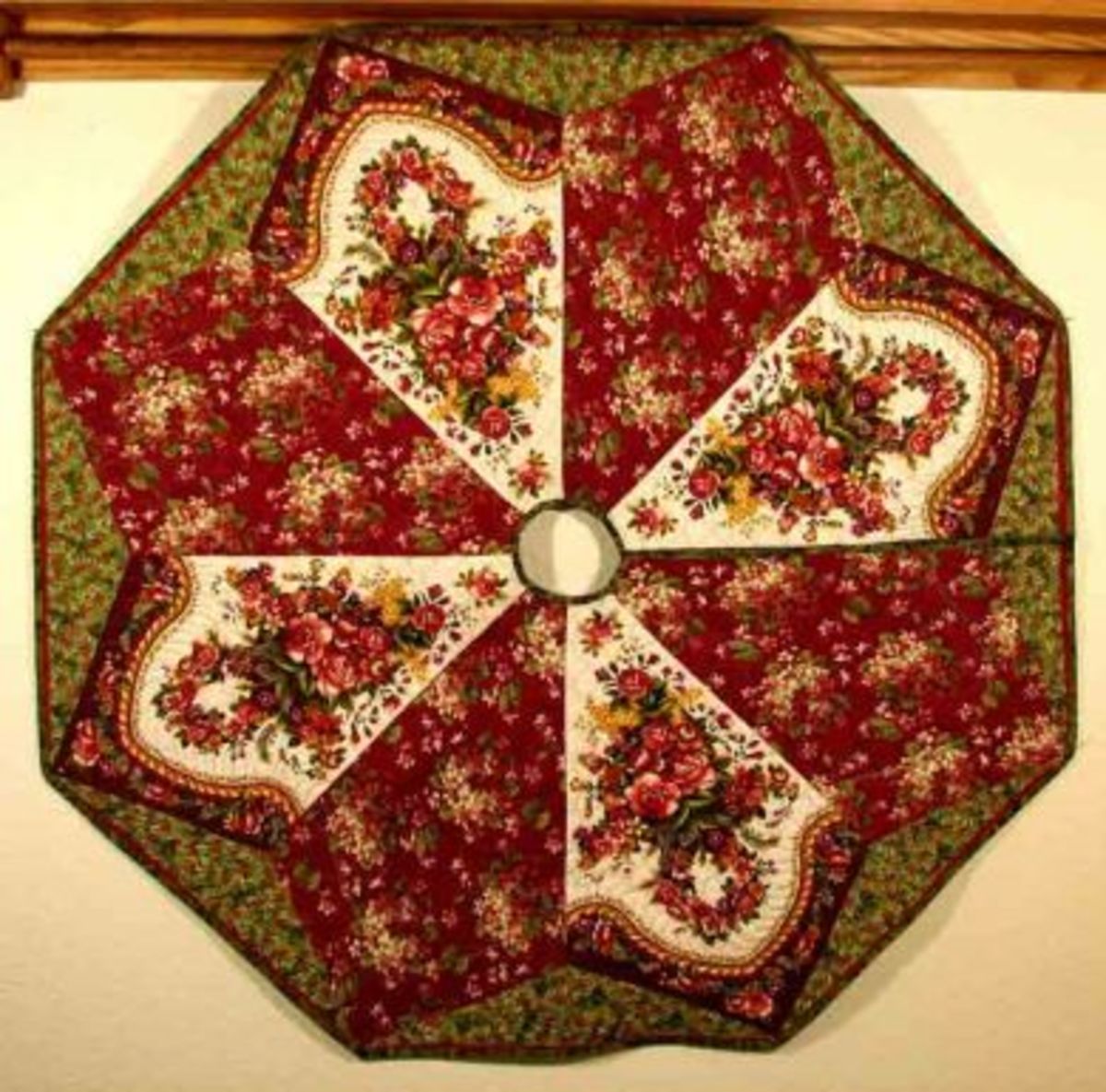 Quilted Christmas Tree Skirt