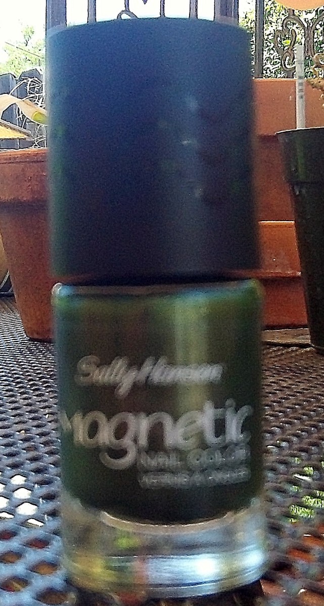 Sally Hansen Magnetic Nail Polish: Review