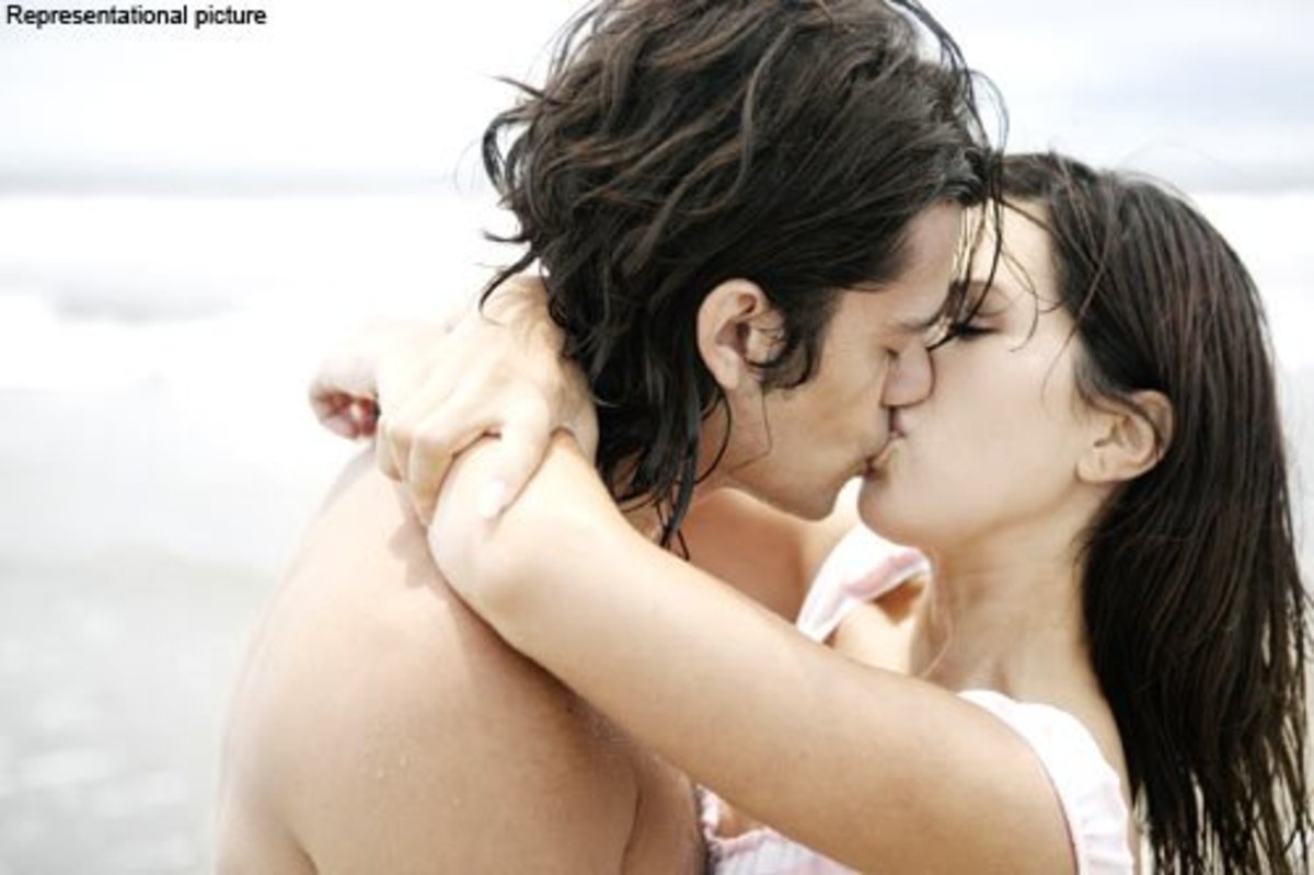 How to Kiss Passionately Romantically and Intensely with women - HubPages