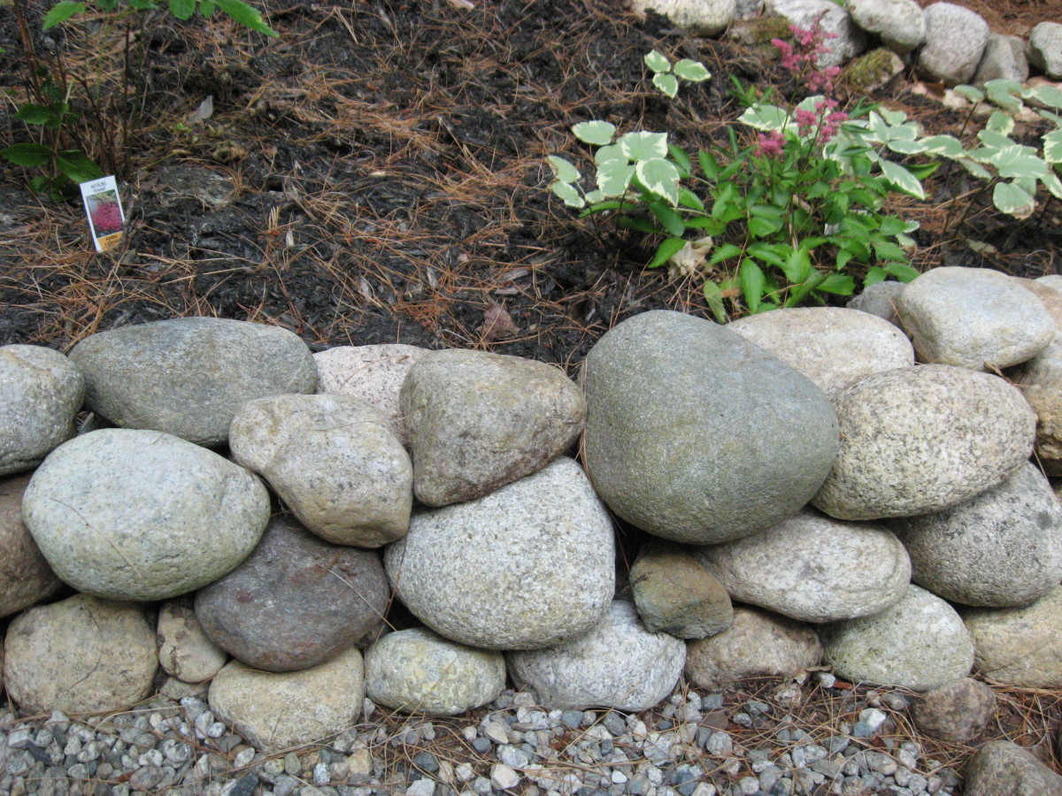 Landscaping with Stone Borders - HubPages