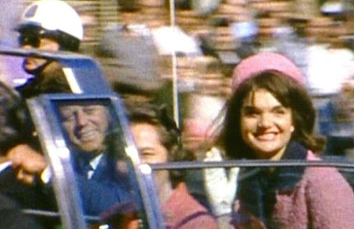 That Mysterious Pink Chanel Suit of Jacqueline Kennedy - HubPages