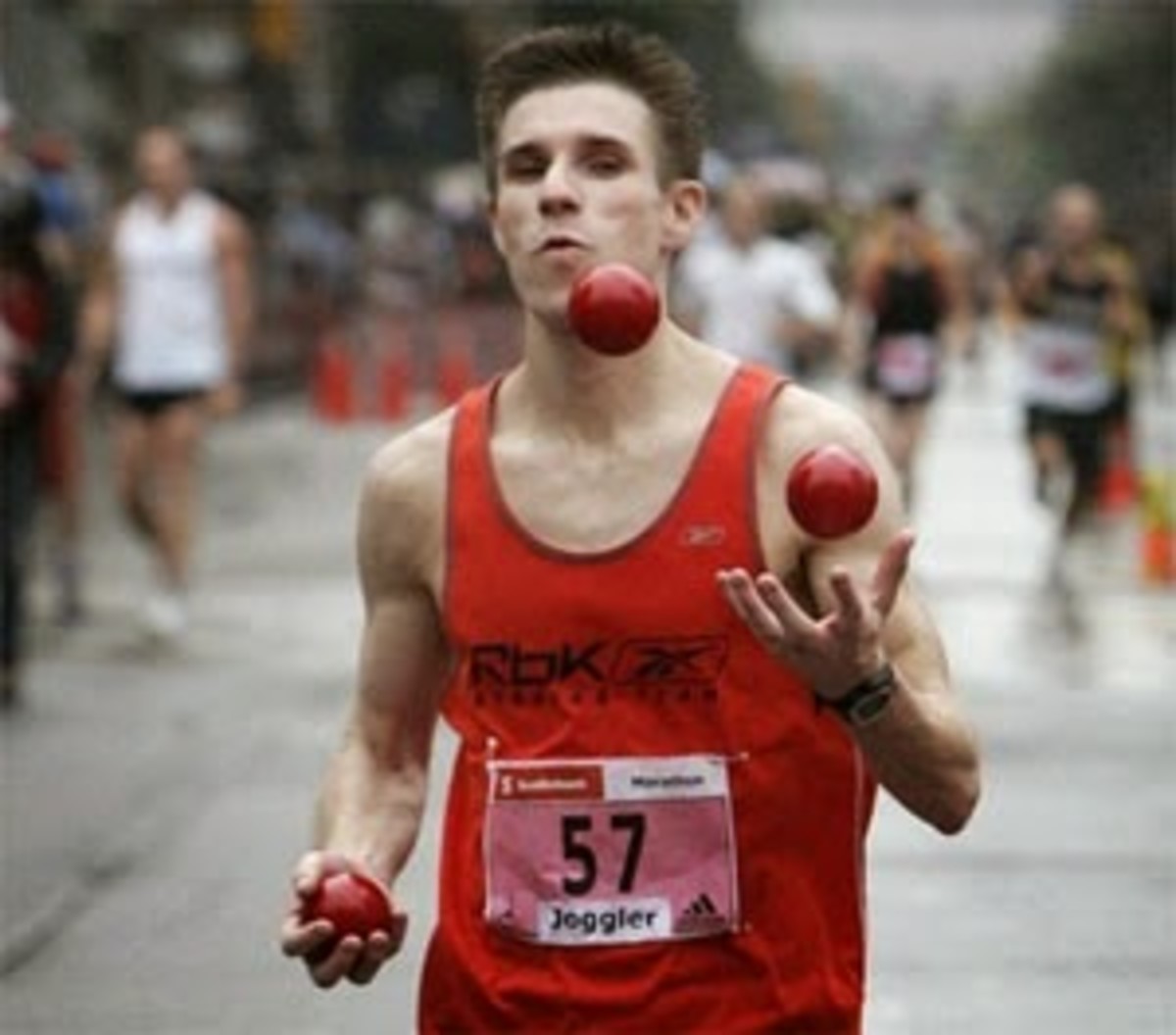 Joggling Is a Real Sport That Combines Running With Juggling HowTheyPlay