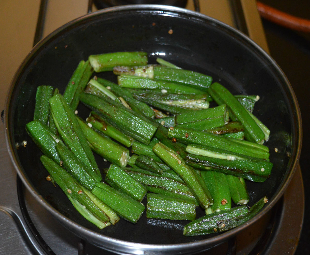 When they are done, turn off the heat. Transfer the okra onto a plate.